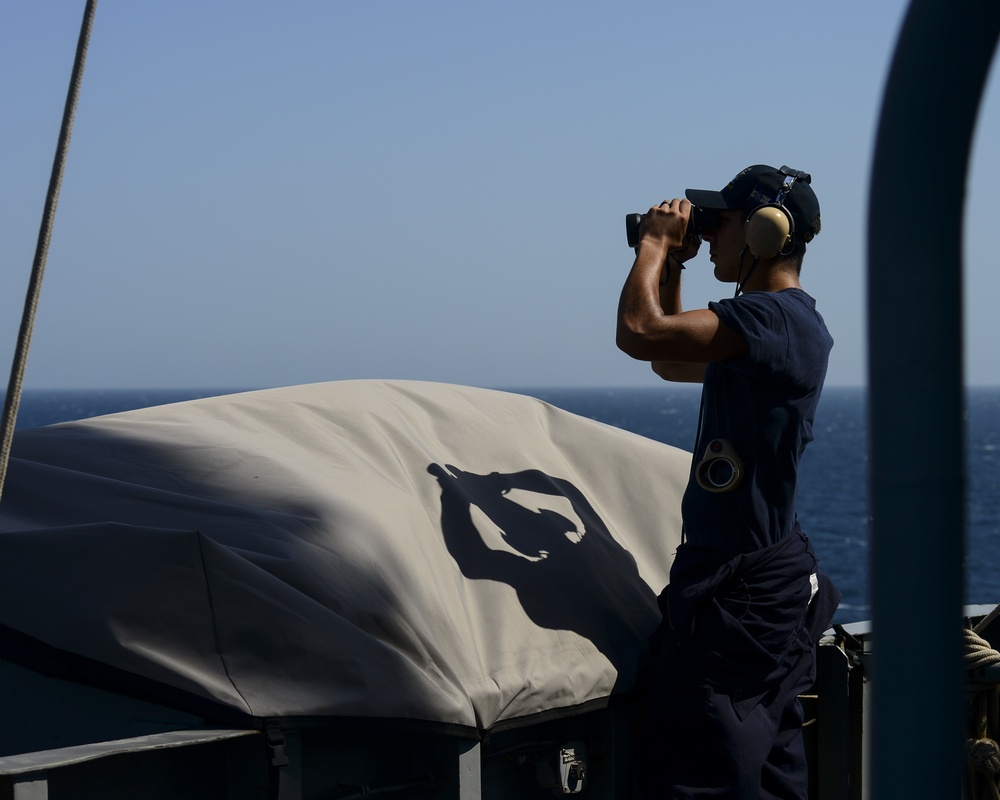 Nimitz Supports Operation Inherent Resolve