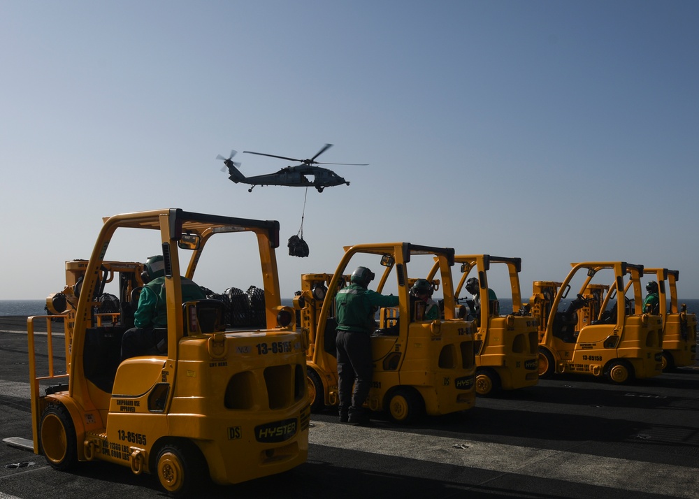 Nimitz Supports Operation Inherent Resolve