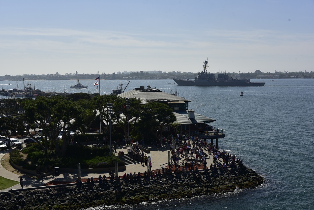 Fleet Week San Diego Sea and Air Parade