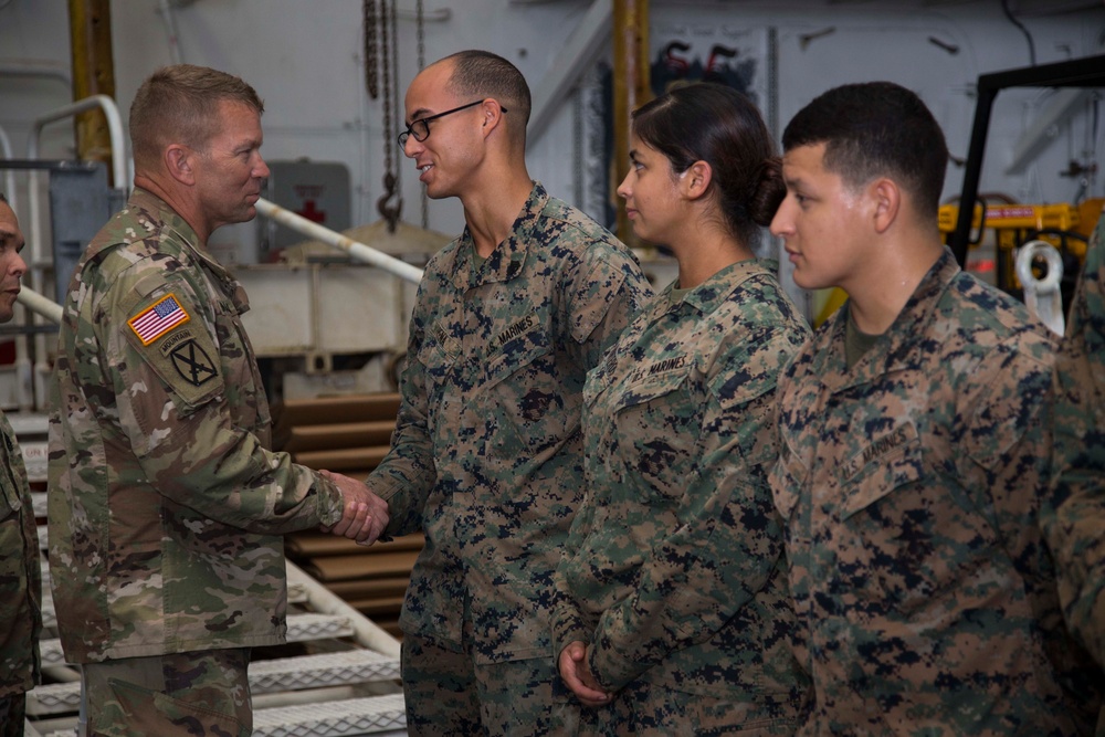 Commander of U.S. Army North visits USS Kearsarge