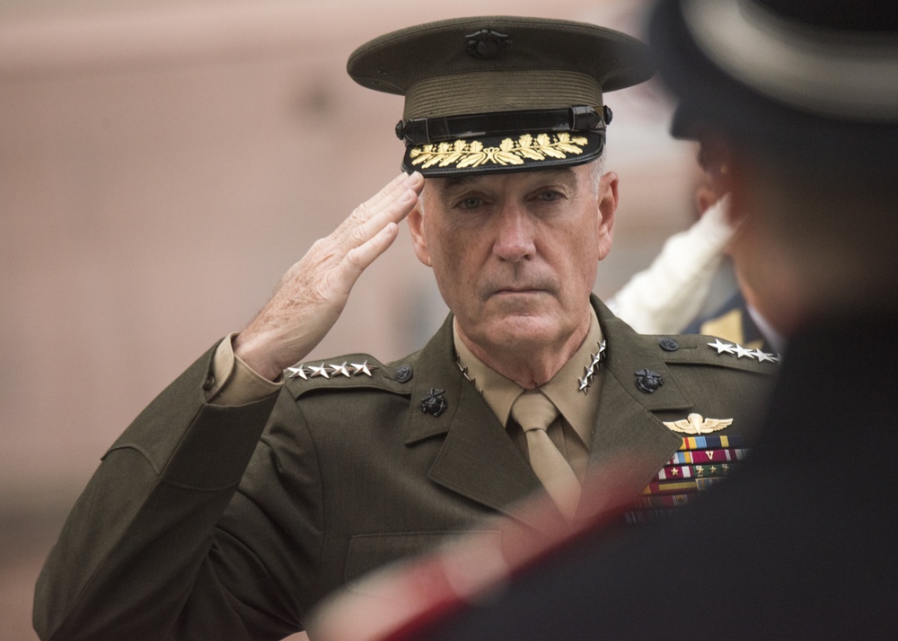 CJCS and Admiral Haakon Bruun-Hanssen, Norwegian Chief of Defence inspect Norwegian Honor Guard