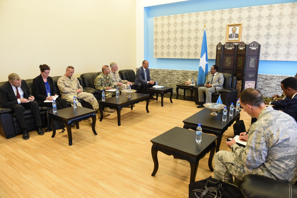 AFRICOM, Dept. of State meet with Somalia Pres. Farmaajo