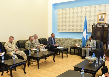 AFRICOM, Dept. of State meet with Somalia Pres. Farmaajo