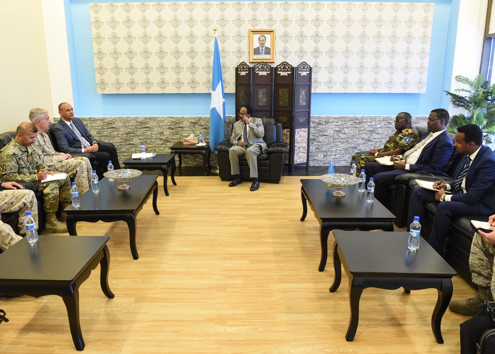 AFRICOM, Dept. of State officials meet with Somalia Pres. Farmaajo