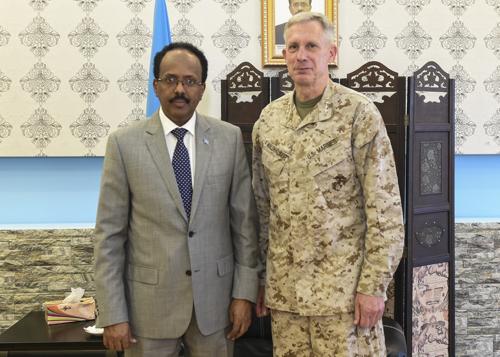 AFRICOM, Dept. of State officials meet with Somalia Pres. Farmaajo