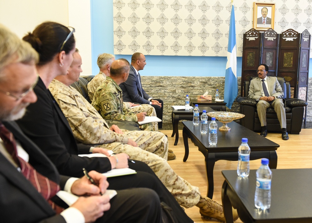 AFRICOM, Dept. of State officials meet with Somalia Pres. Farmaajo