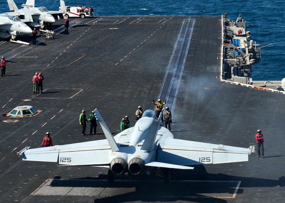 Nimitz Supports Operation Inherent Resolve