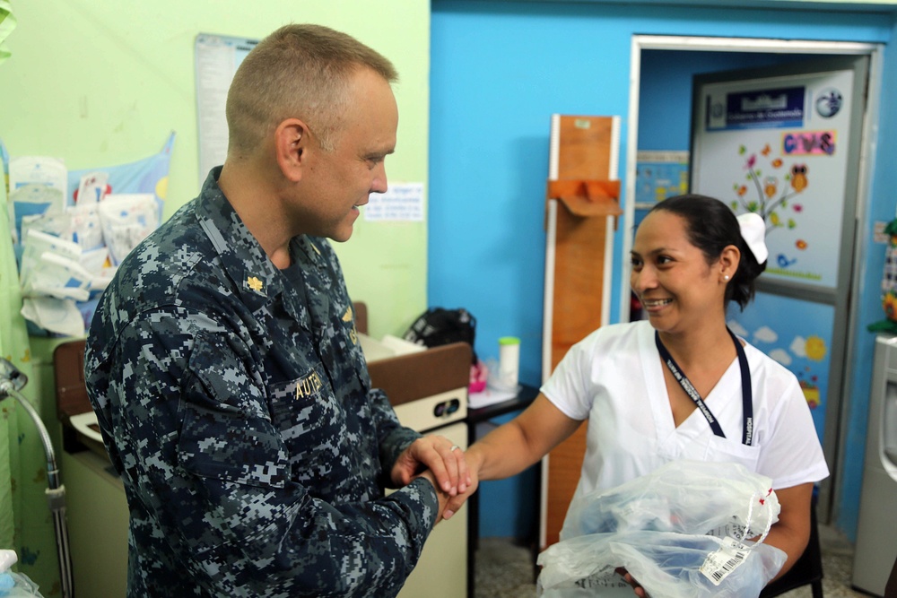 U.S. Navy Doctor Donates Medical Equipment during SPS 17