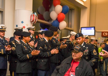 Service Members Welcome Veterans Home