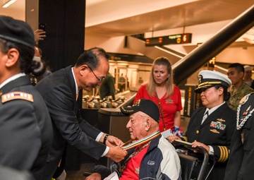 Service Members Welcome Veterans Home