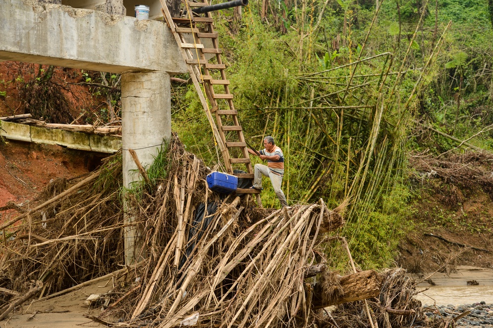 Hurricane Maria: Aid delivery to Utuado