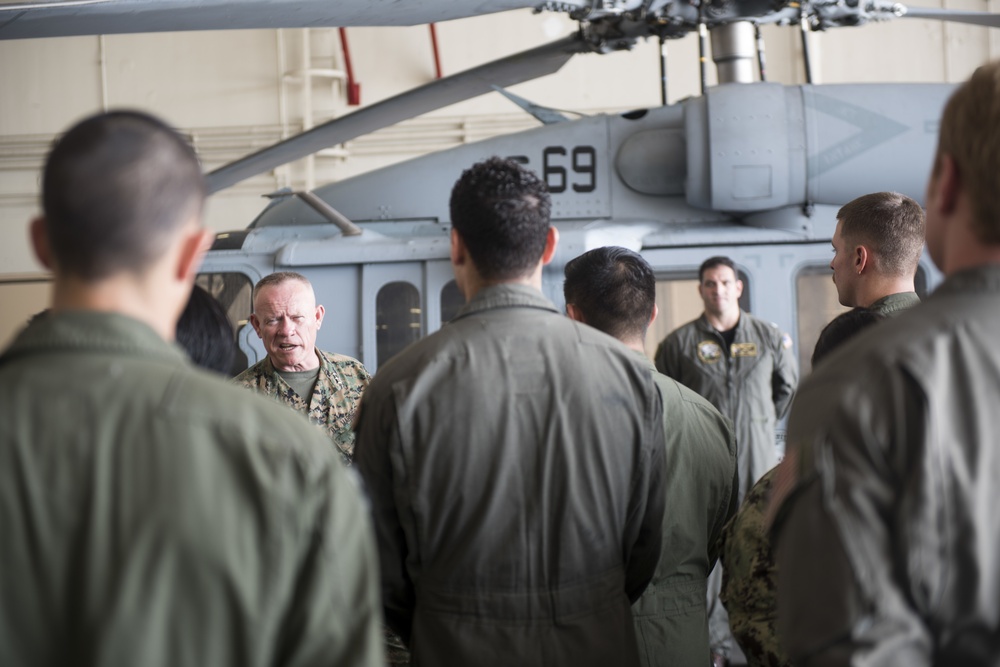 III MEF Commander Visits Helicopter Sea Combat Squadron 21 (HSC-21)