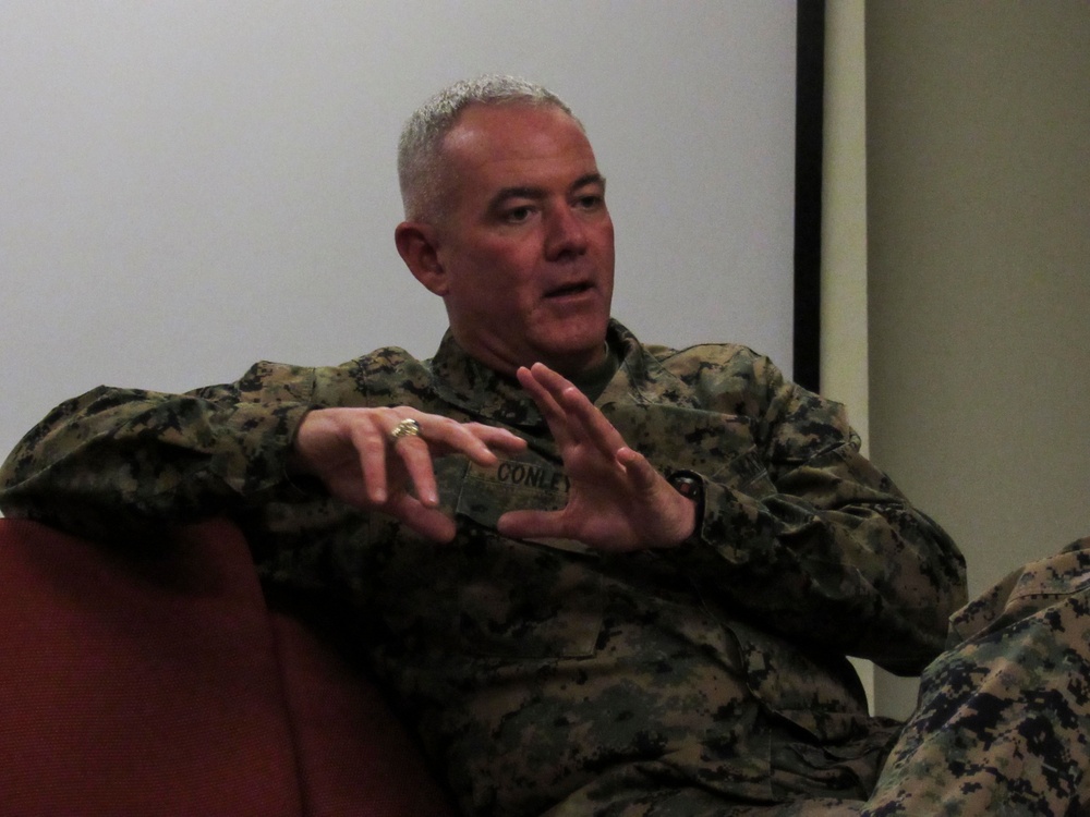 Kneecap to Kneecap | Marine Logistics Group Commanding General offers leadership insight on exercise
