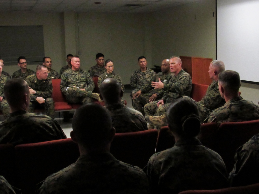 Kneecap to Kneecap | Marine Logistics Group Sergeant Major offers leadership insight on exercise