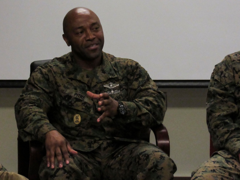 Kneecap to Kneecap | Marine Logistics Group Command Master Chief offers leadership insight on exercise