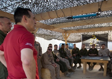 Congressman Issa Visits SPMAGTF-CR-CC