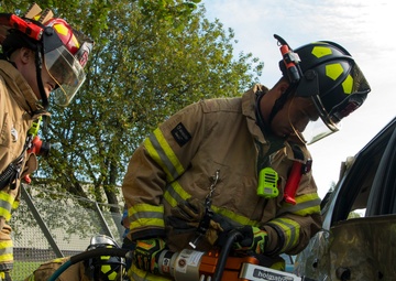 52 CES, MDOS train together to save lives