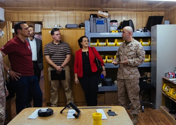Congressman Issa Visits SPMAGTF-CR-CC