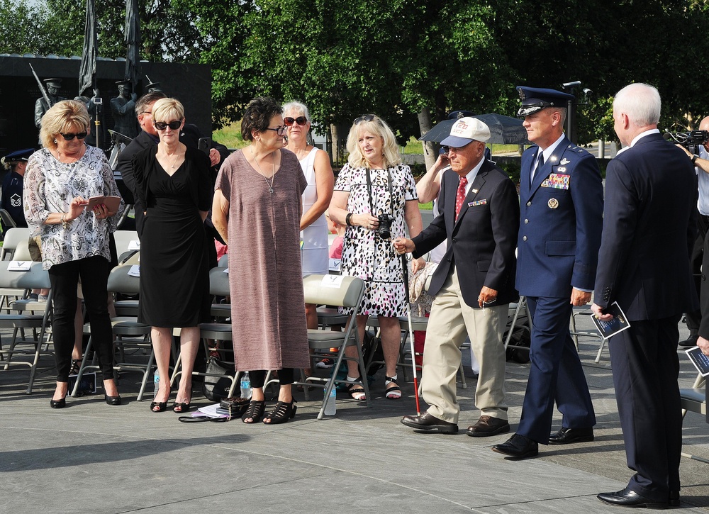 AFDW commander presents Purple Heart to WWII vet