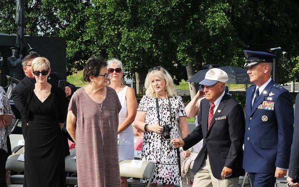 AFDW commander presents Purple Heart to WWII vet