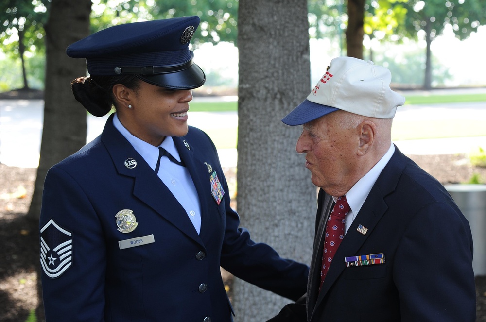 AFDW commander presents Purple Heart to WWII vet