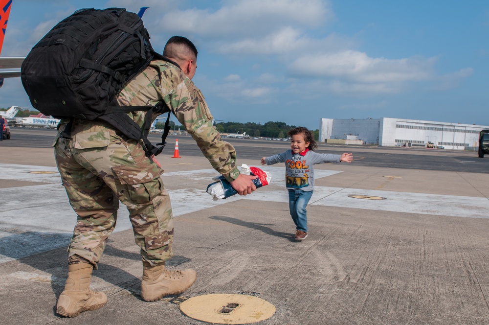 Tennessee Army National Guard's 230th Signal Company Returns Home!