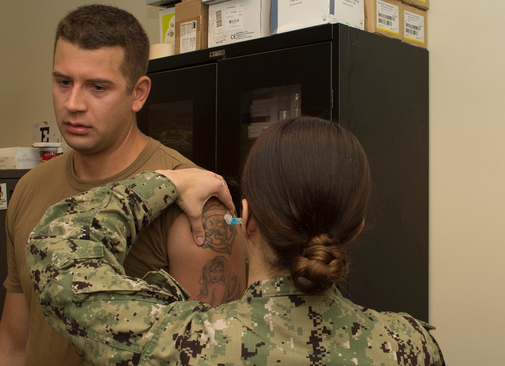 Submarine Squadron 15 gets flu shots