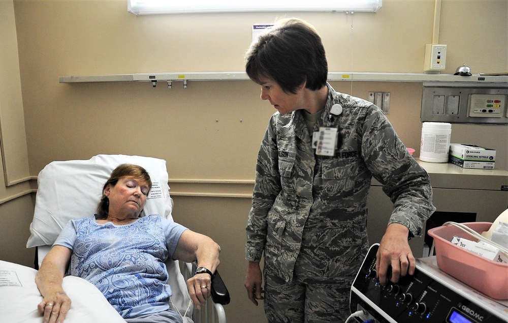 Nerve Scrambler Therapy lessens pain for warfighters, Tricare patients