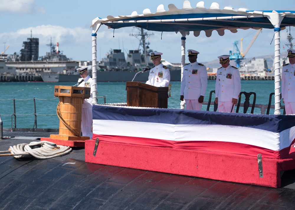 USS Louisville Holds Change of Command