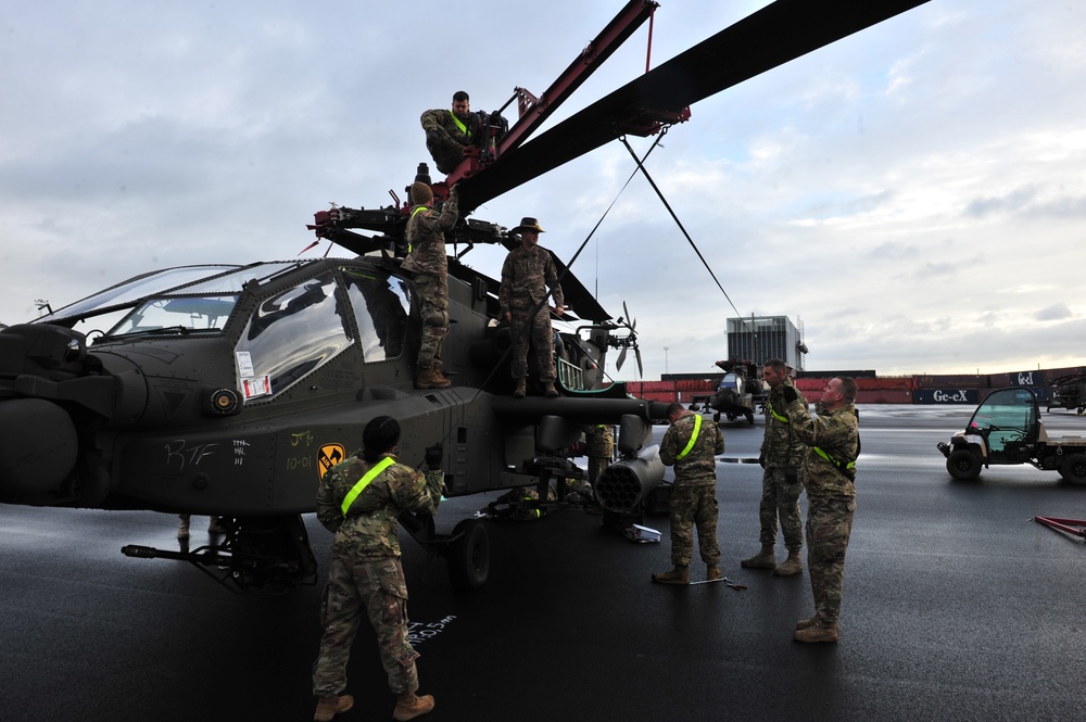 1st Air Cavalry Brigade arrives in Europe