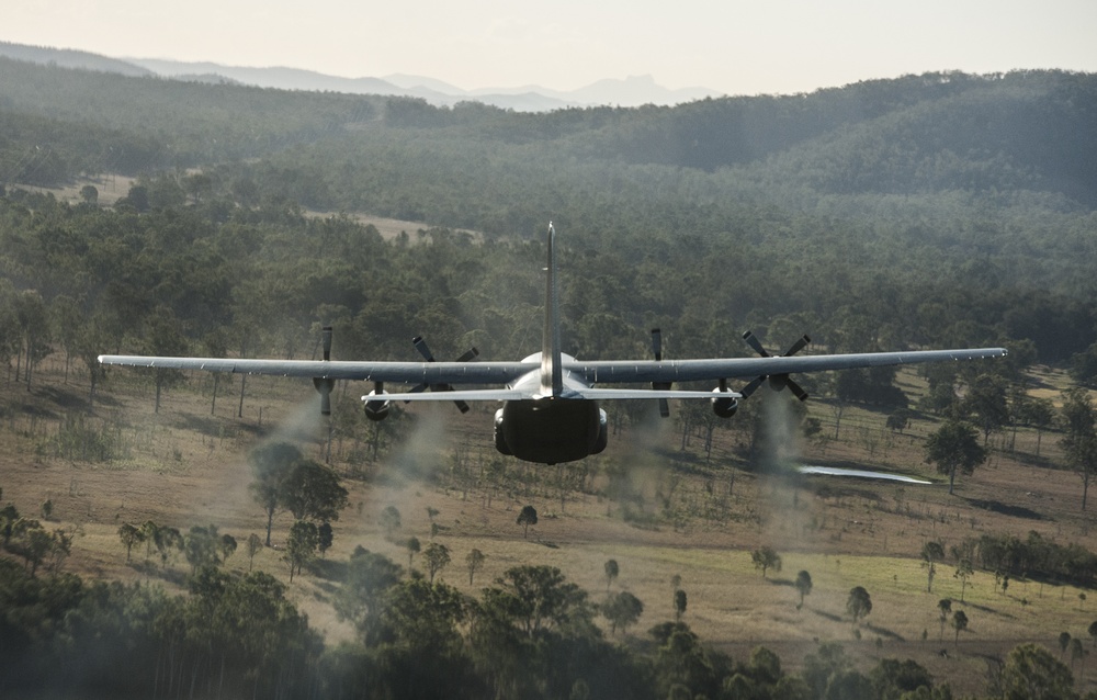 USAF, RNZAF Formation Flight at Talisman Saber 2017