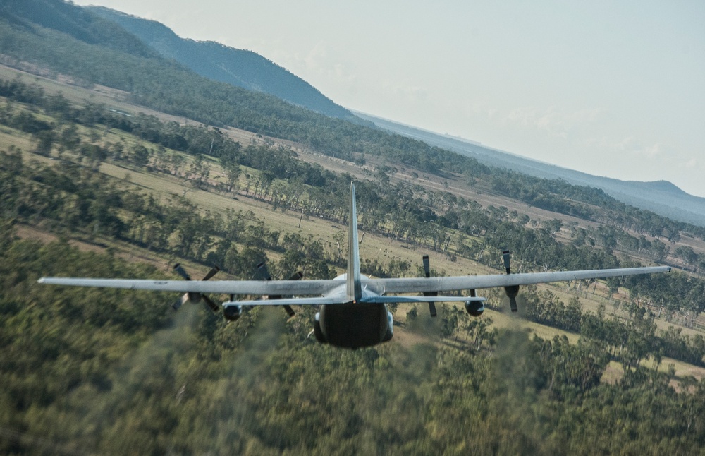 USAF, RNZAF Formation Flight at Talisman Saber 2017