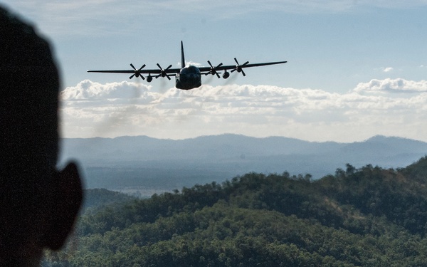 USAF, RNZAF Formation Flight at Talisman Saber 2017