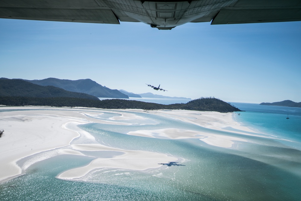 USAF, RAAF Formation Flight at Talisman Saber 2017