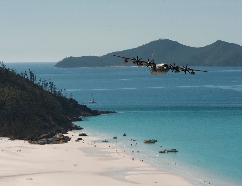 USAF, RAAF Formation Flight at Talisman Saber 2017