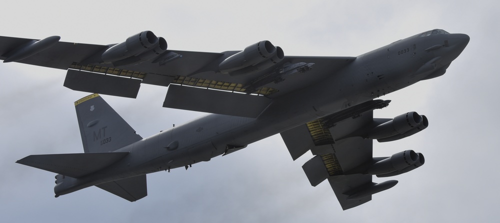 B-1 bomber officially takes over CBP mission, last B-52 departs