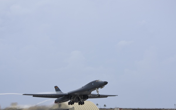B-52, B-1, B-2s participate in first integrated bomber operation in USPACOM AOR