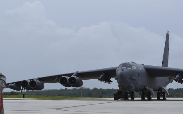 B-52, B-1, B-2s participate in first integrated bomber operation in USPACOM AOR