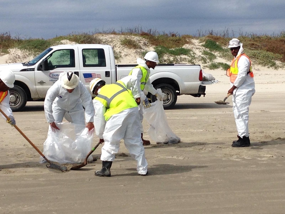 Coast Guard responds with unified command to oil discharge in Port Aransas, Texas