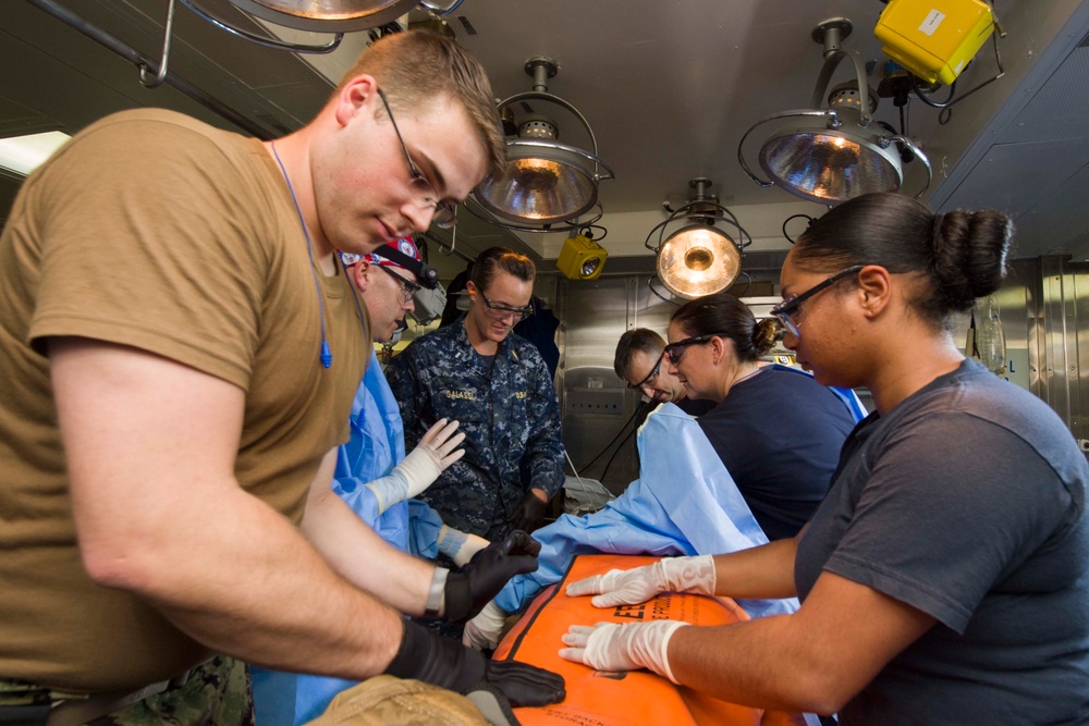 Sailors conduct medical drill aboard USS Rushmore during Dawn Blitz 2017