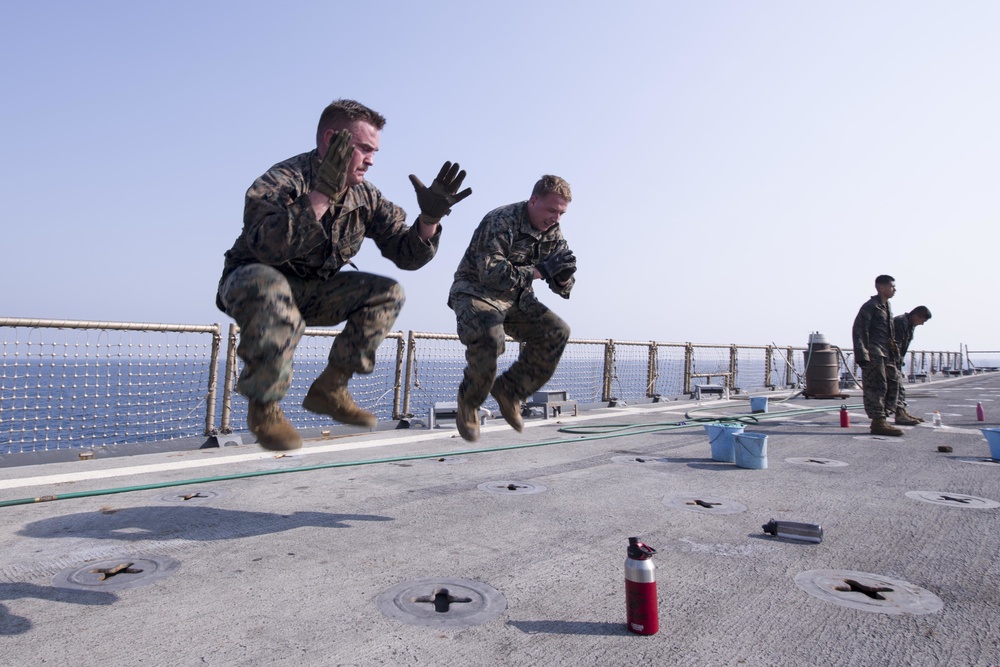 15th MEU Marines participate in MCMAP on Pearl Harbor’s flight deck