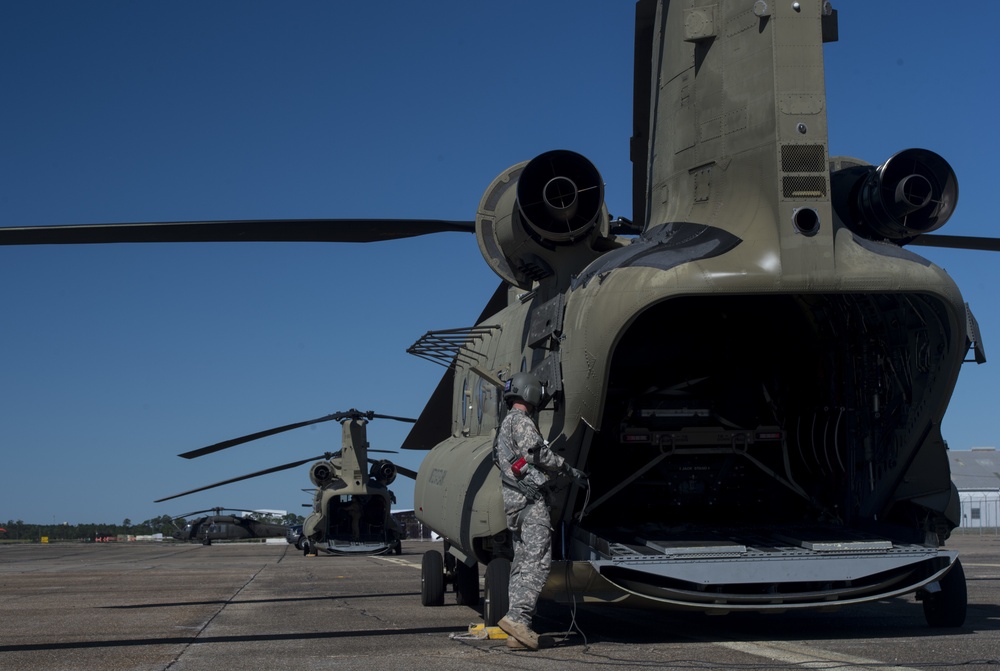 Southern Strike 18 - 111th Aviation Regiment secures Chinook