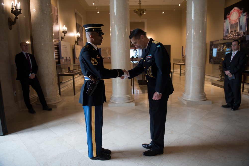 Supreme Commander of Swedish Armed Forces Gen. Micael Bydén Conducts a Public Wreath-Laying at the Tomb of the Unknown Soldier