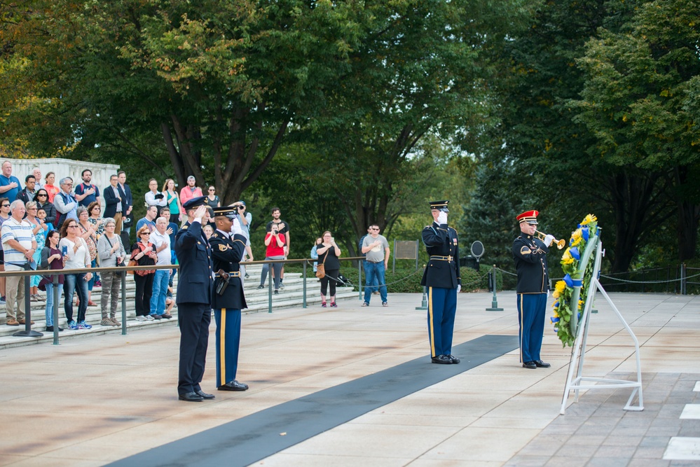 Supreme Commander of Swedish Armed Forces Gen. Micael Bydén Conducts a Public Wreath-Laying at the Tomb of the Unknown Soldier