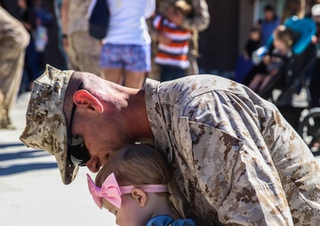 Family, Friends welcome 1/7 Marines home