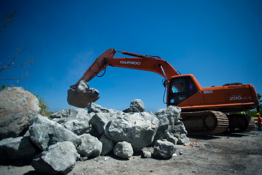 Hurricane Maria: Construction in Toa Baja