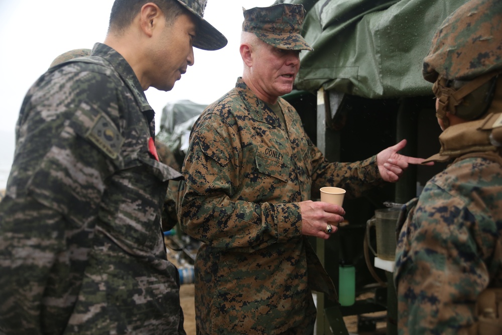 3d MLG Commanding General observes Tactical Water Purification System during Korean Marine Exchange Program 18.1