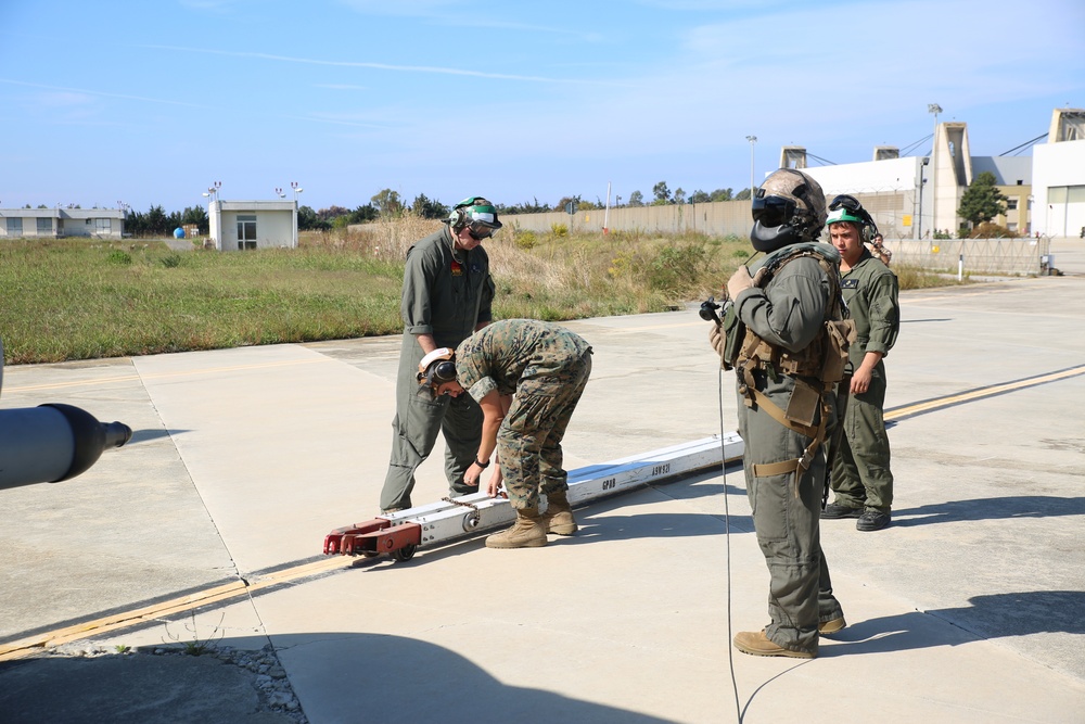 U.S. Marines display MV-22B to Italians