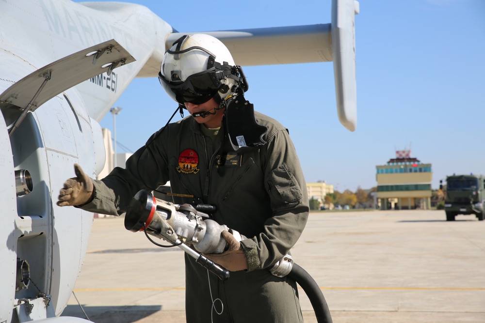 U.S. Marines display MV-22B to Italians