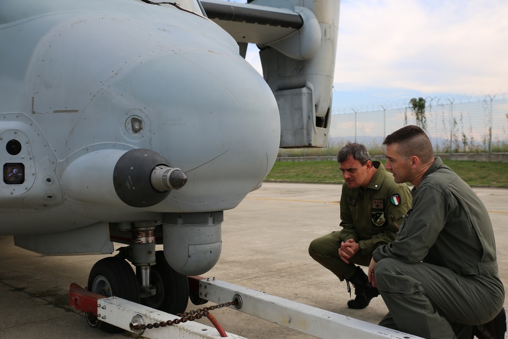 U.S. Marines display MV-22B to Italians